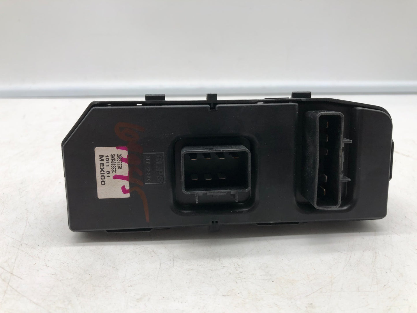 2010-2011 Chevrolet Malibu Master Power Window Switch OEM C03B46008