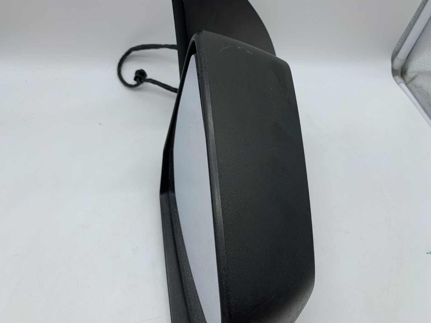 2007-2008 GMC Acadia Passenger Side View Power Door Mirror Black OEM B03B28004