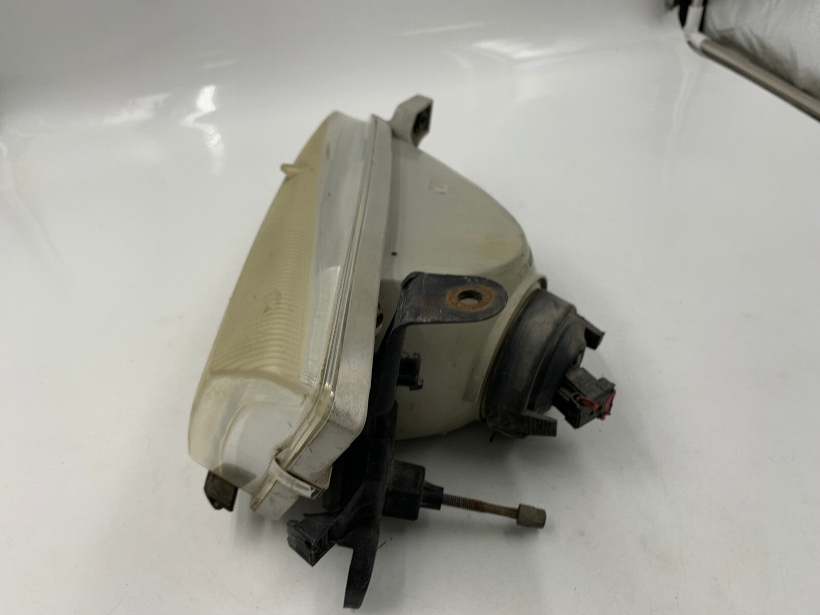 1997-1999 Toyota Camry Driver Side Head Light Headlight OEM E01B28020