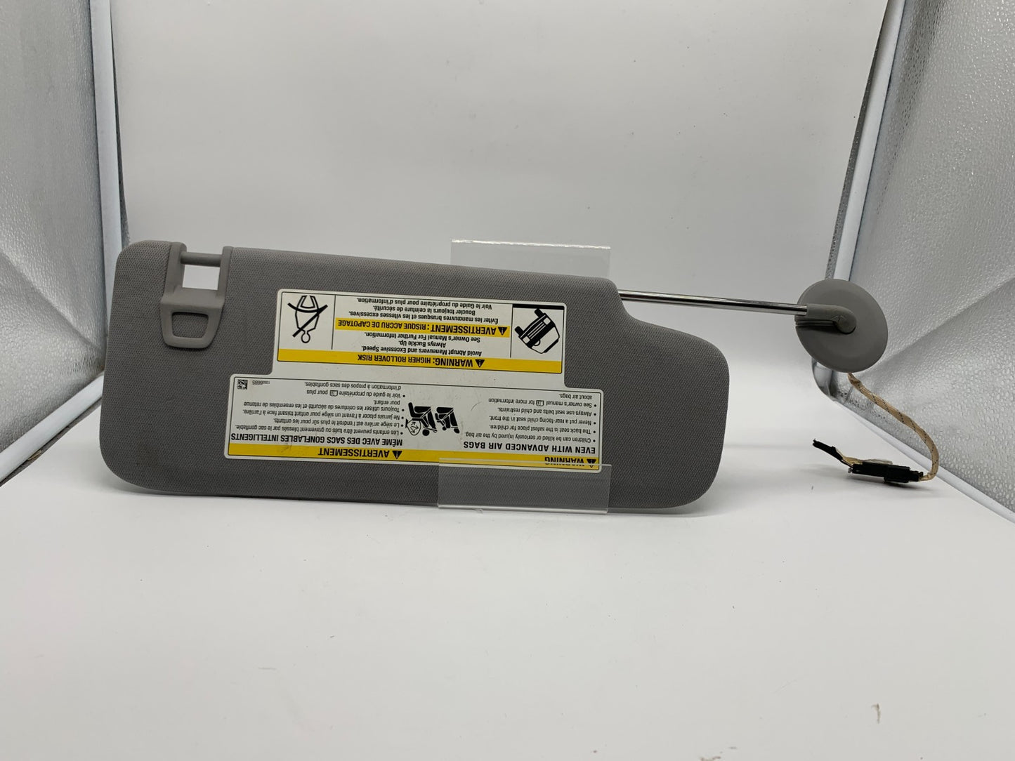 2018-2019 Chevrolet Equinox Driver Sun Visor Illuminated Gray D01B22007