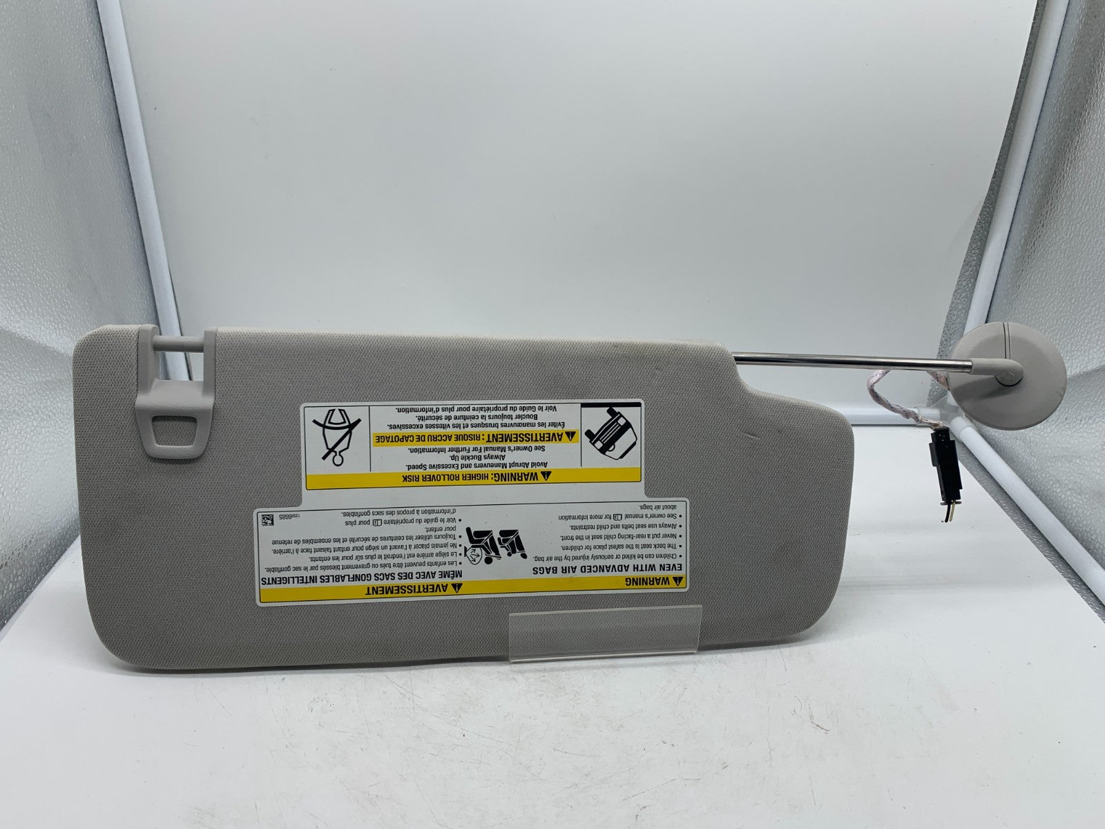 2021-2023 Chevrolet Trailblazer Driver Sun Visor Gray Illuminated OEM A01B56002