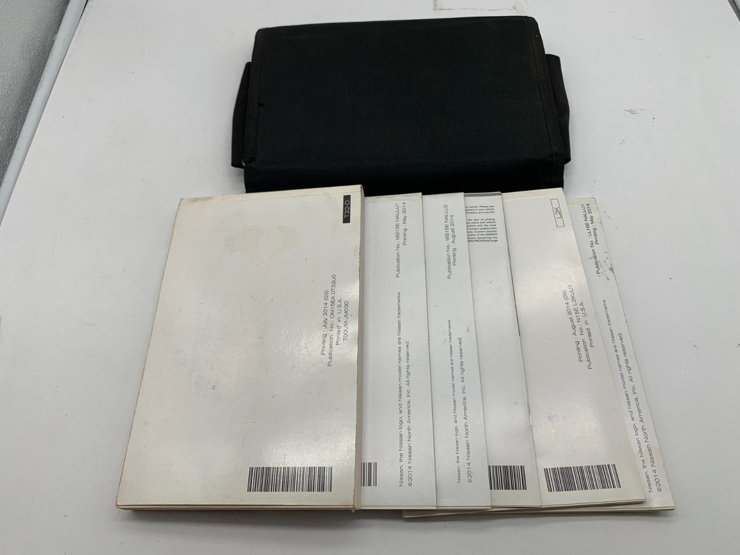2015 Nissan Rogue Owners Manual Set with Case OEM A01B44007
