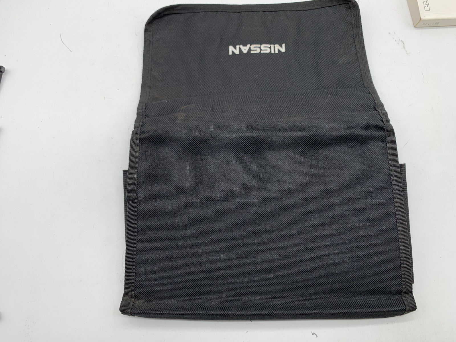 2015 Nissan Sentra Owners Manual Set with Case OEM C02B13064