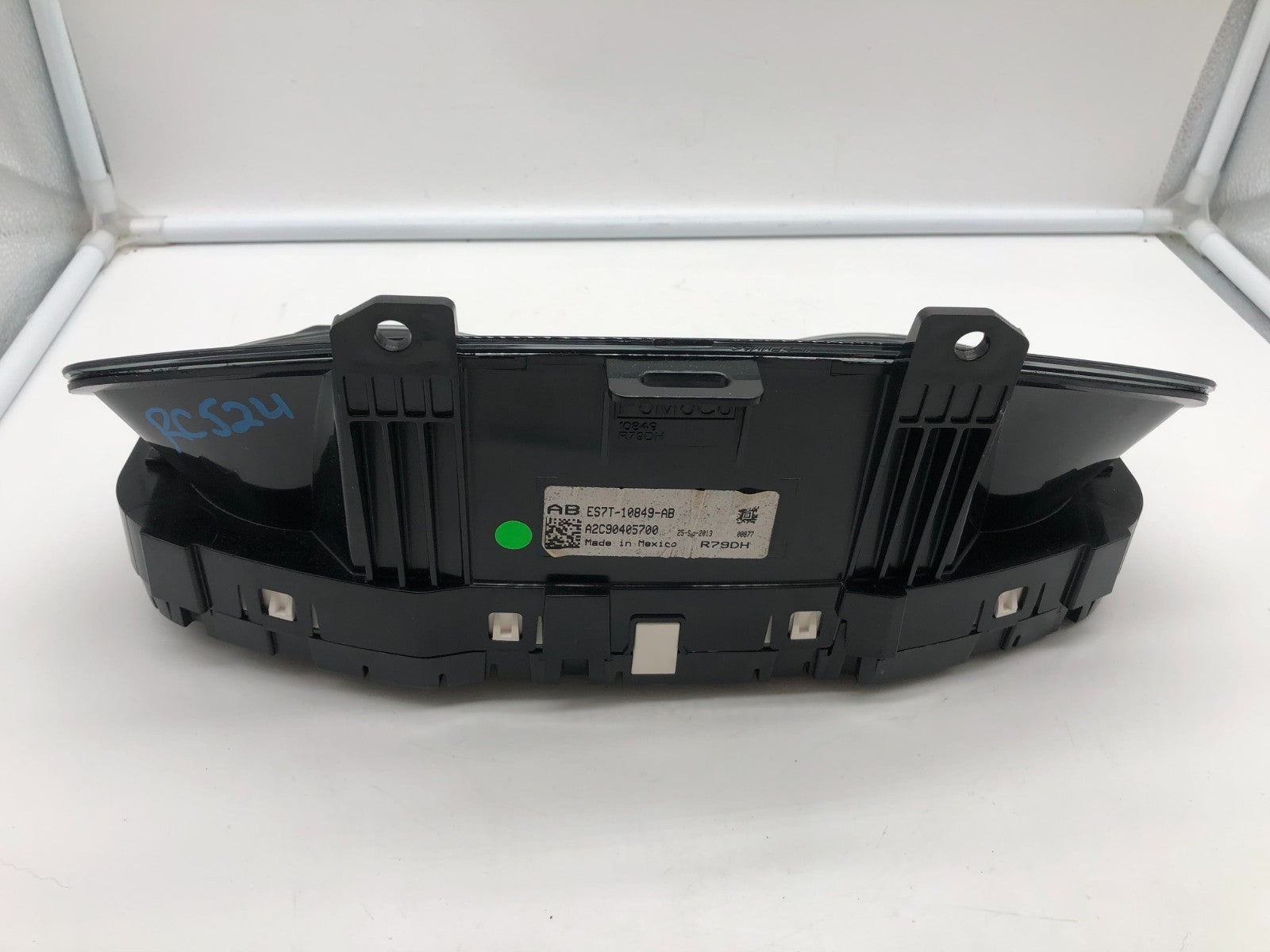2014-2015 Ford Fusion Speedometer Instrument Cluster 18,200 Miles OEM D04B62041