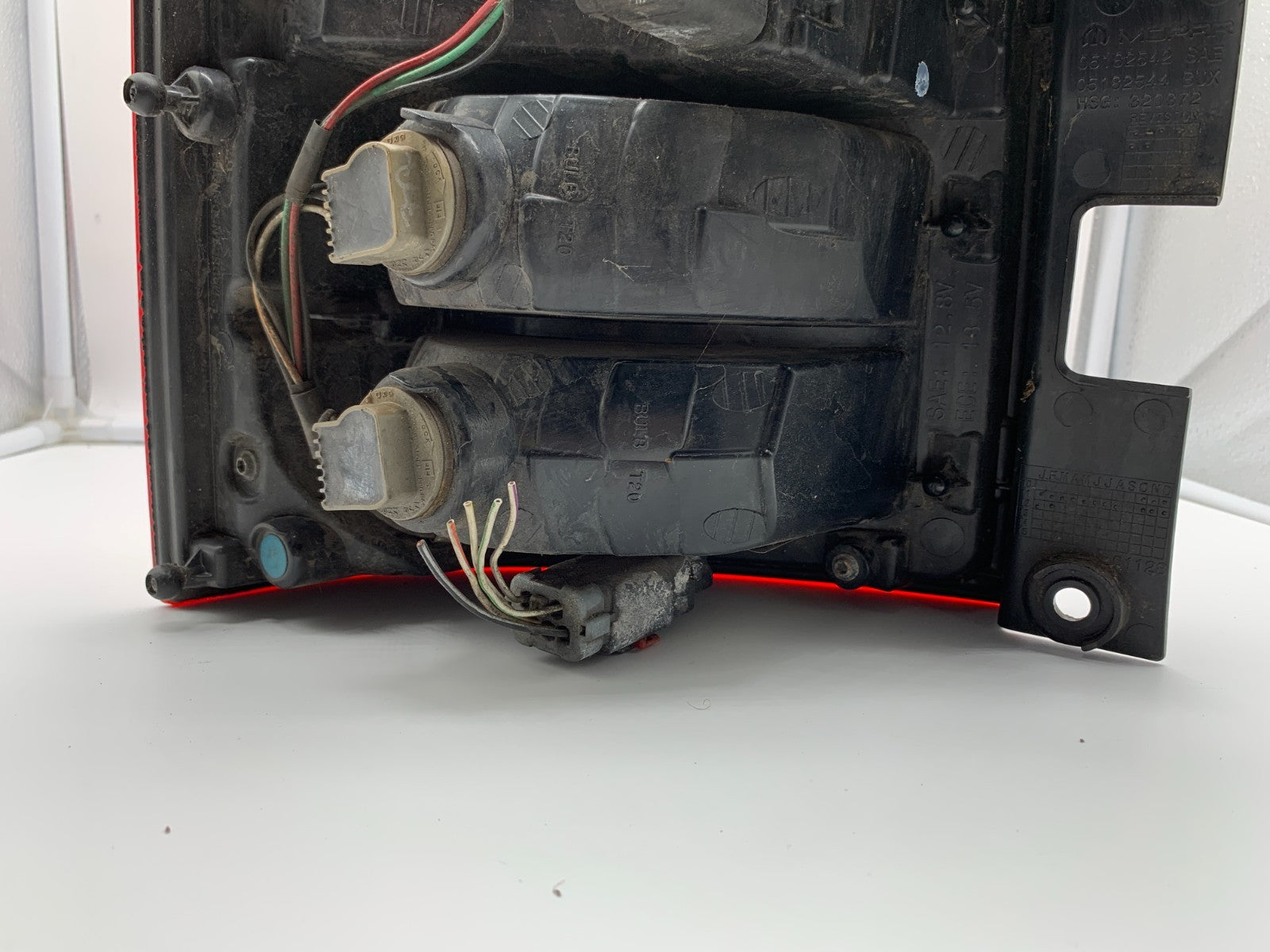 2011-2013 Jeep Compass Passenger Side Tail Light Taillight OEM B03B35087