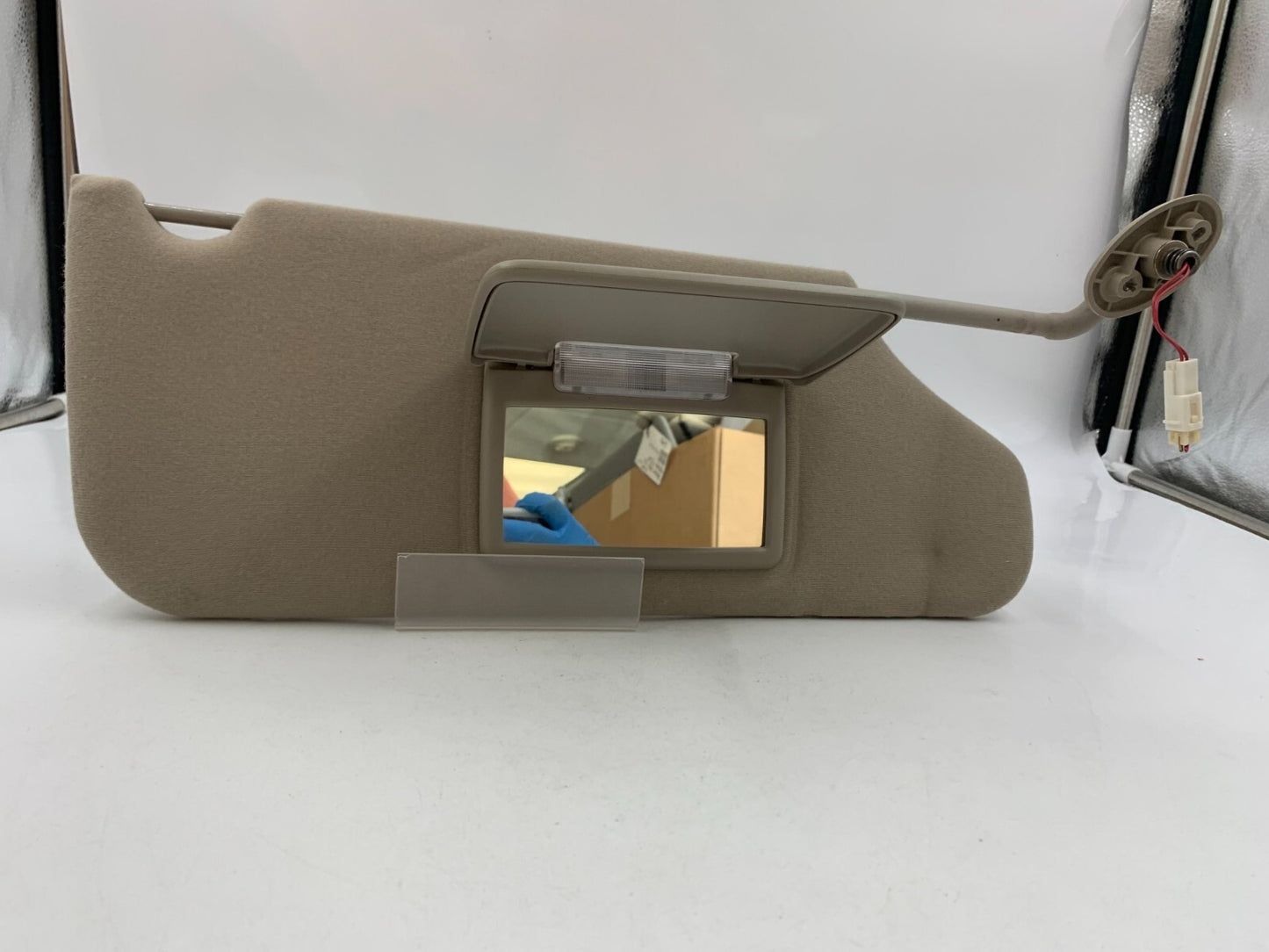 2004-2007 Jeep Liberty Passenger Sun Visor Gray Illuminated OEM D02B02052