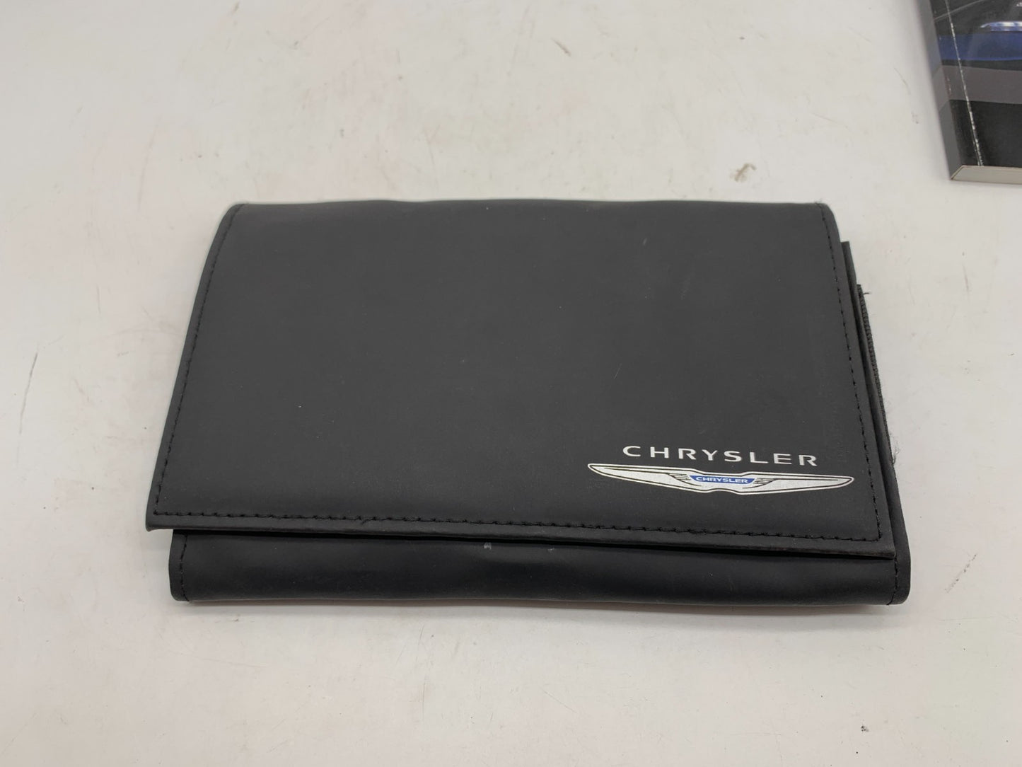 2015 Chrysler 200 Owners Manual with Case OEM C02B50024