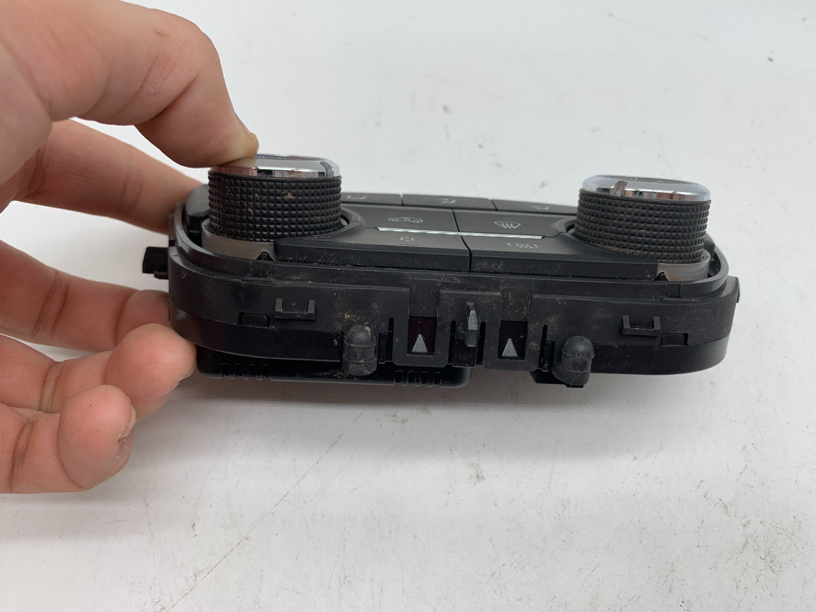 2017-2022 Buick Encore AC Heater Climate Control OEM B02B04054