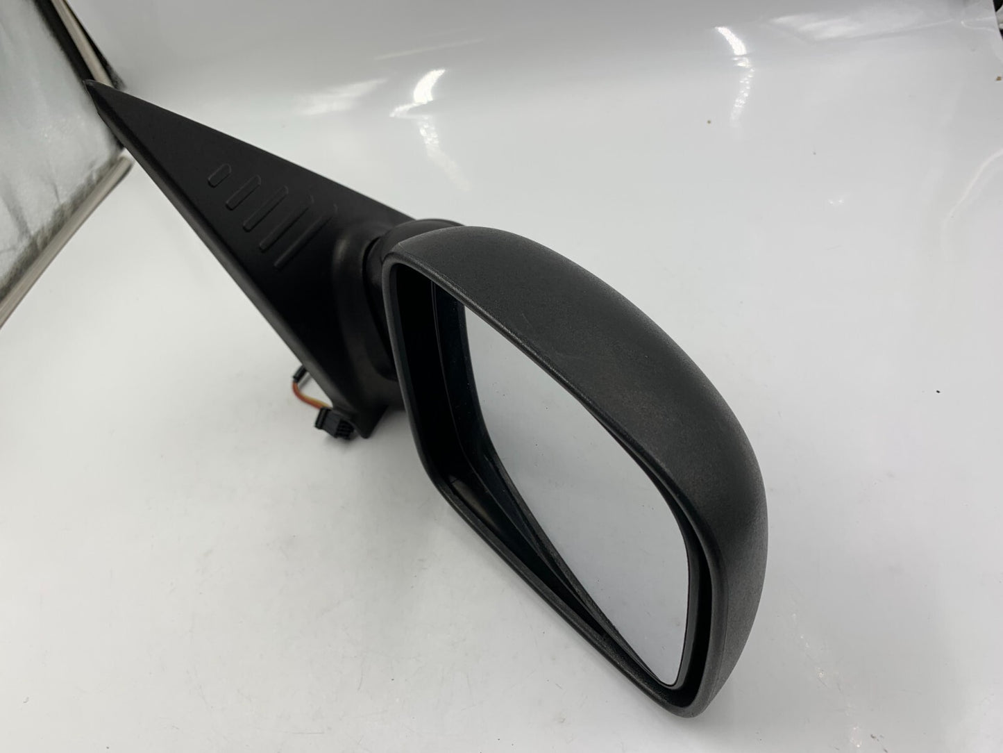 2002-2007 Jeep Liberty Passenger Side View Power Door Mirror Black OEM D04B07042