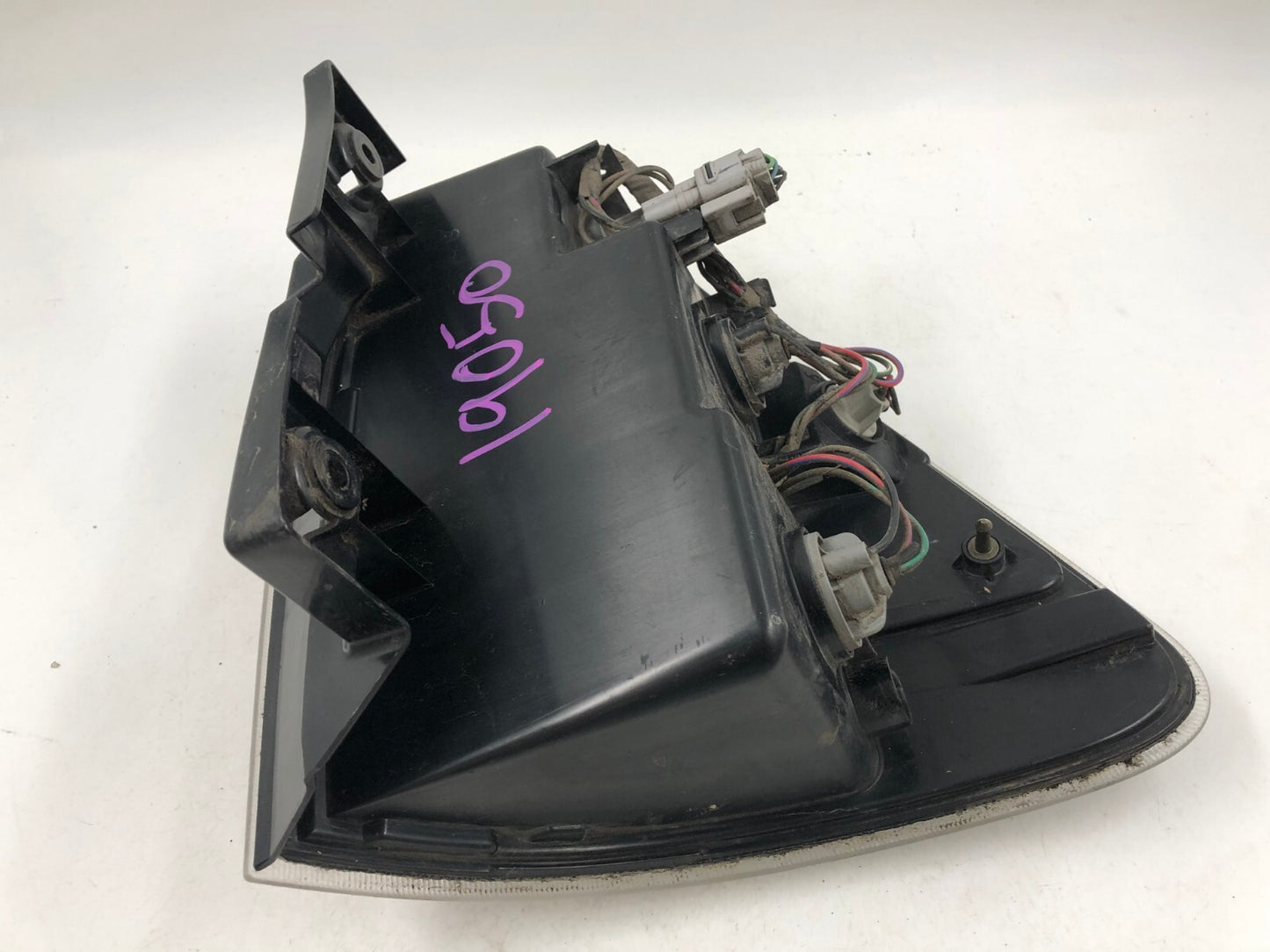 2005-2009 Chevrolet Equinox Passenger Side Tail Light Taillight OEM D04B01005