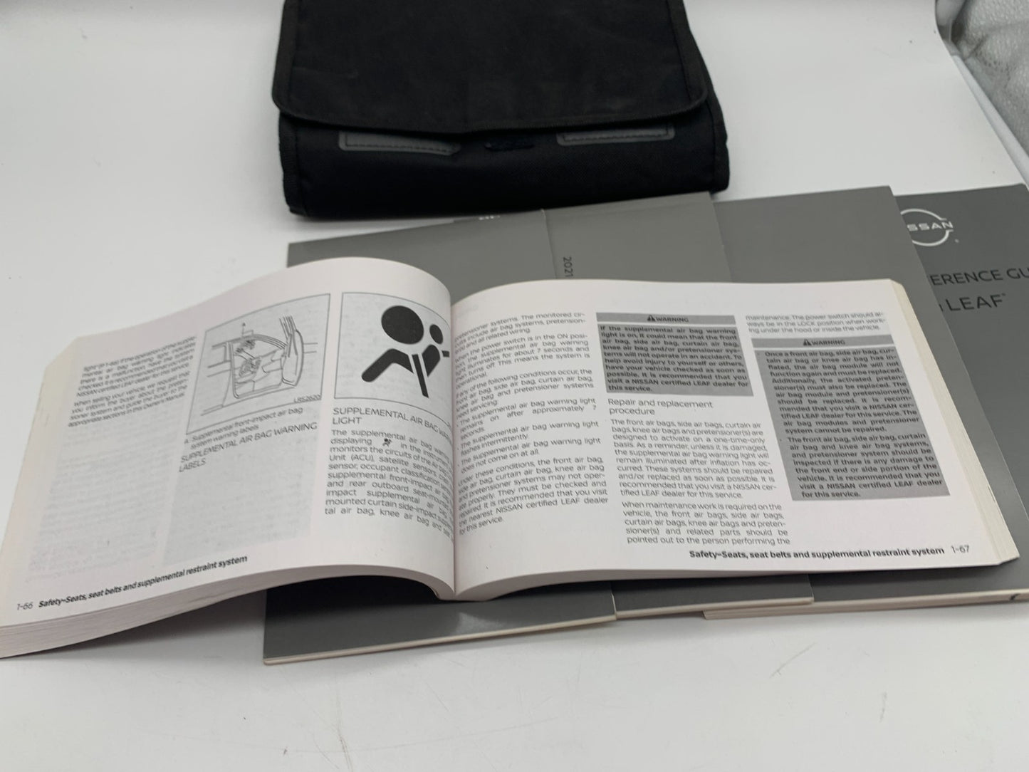 2021 Nissan Leaf Owners Manual Set with Case OEM D01B12059