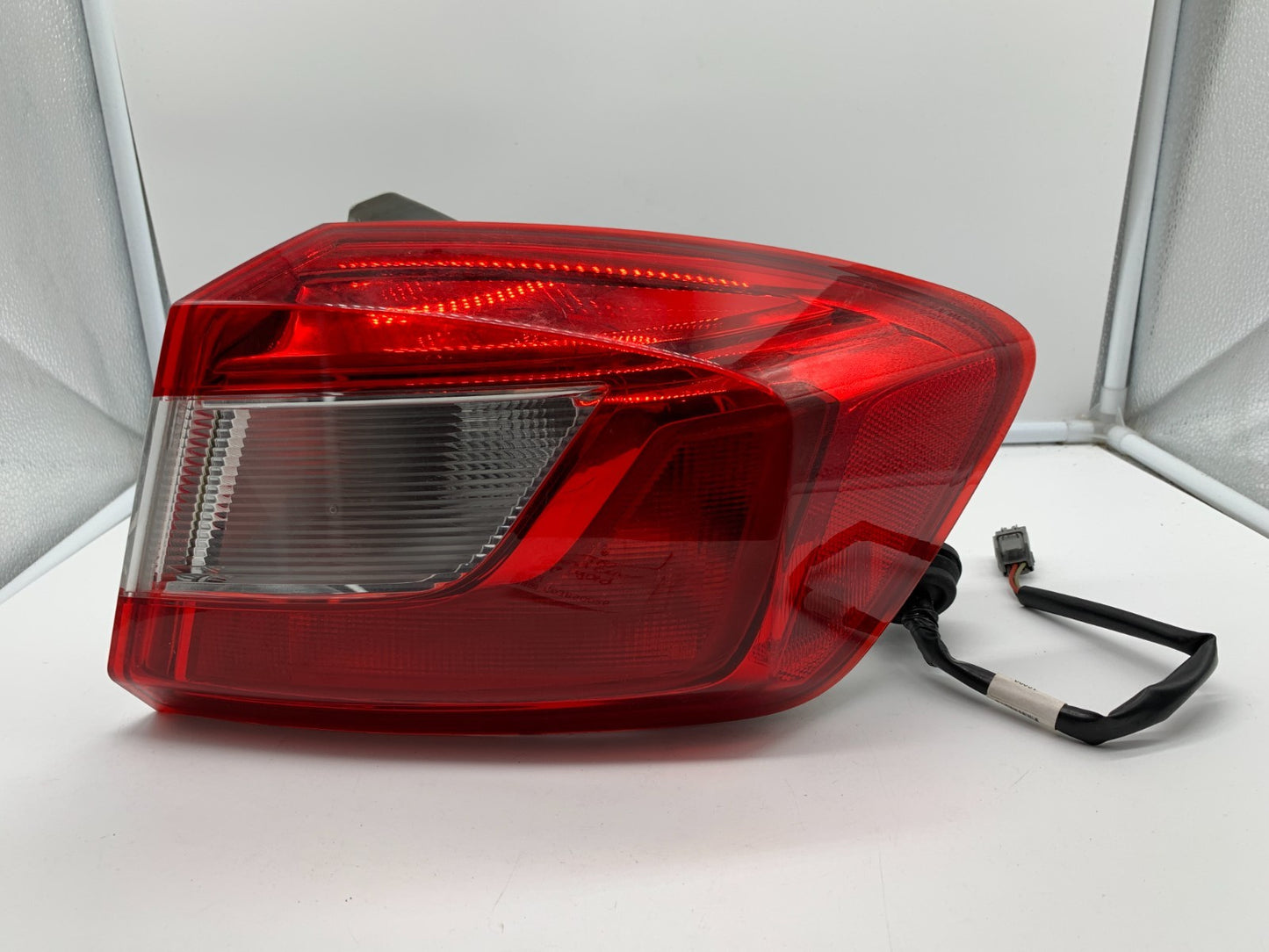 2016 Chevrolet Cruze Passenger Side Tail Light Taillight OEM C03B50026