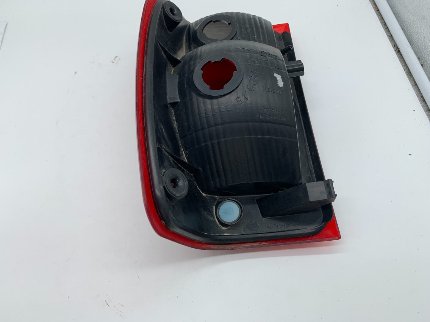 2001-2005 Ford Ranger Passenger Side Tail Light Tailight OEM D02B68001