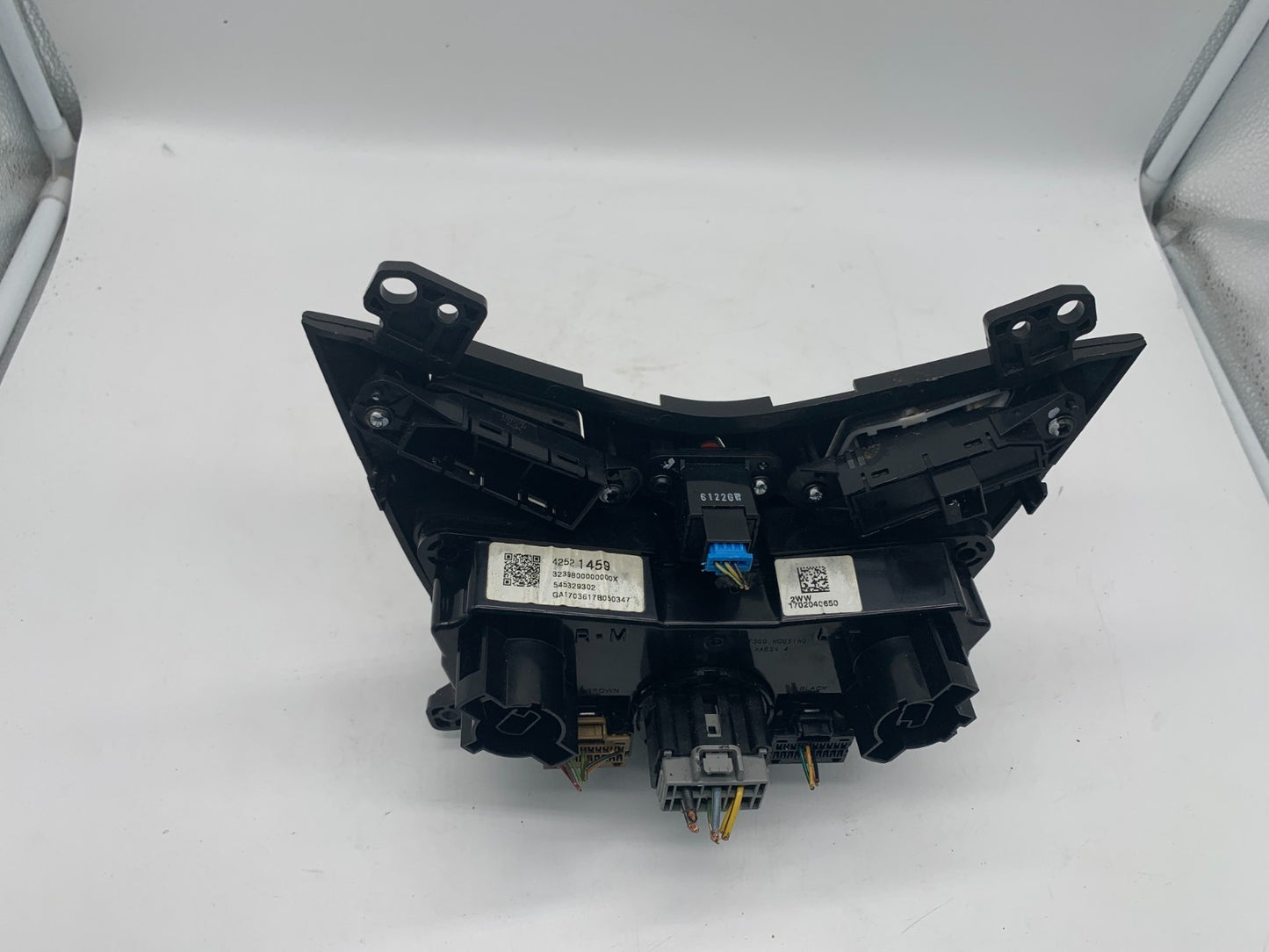 2017-2019 Chevrolet Sonic AC Heater Climate Control Unit OEM C01B14005