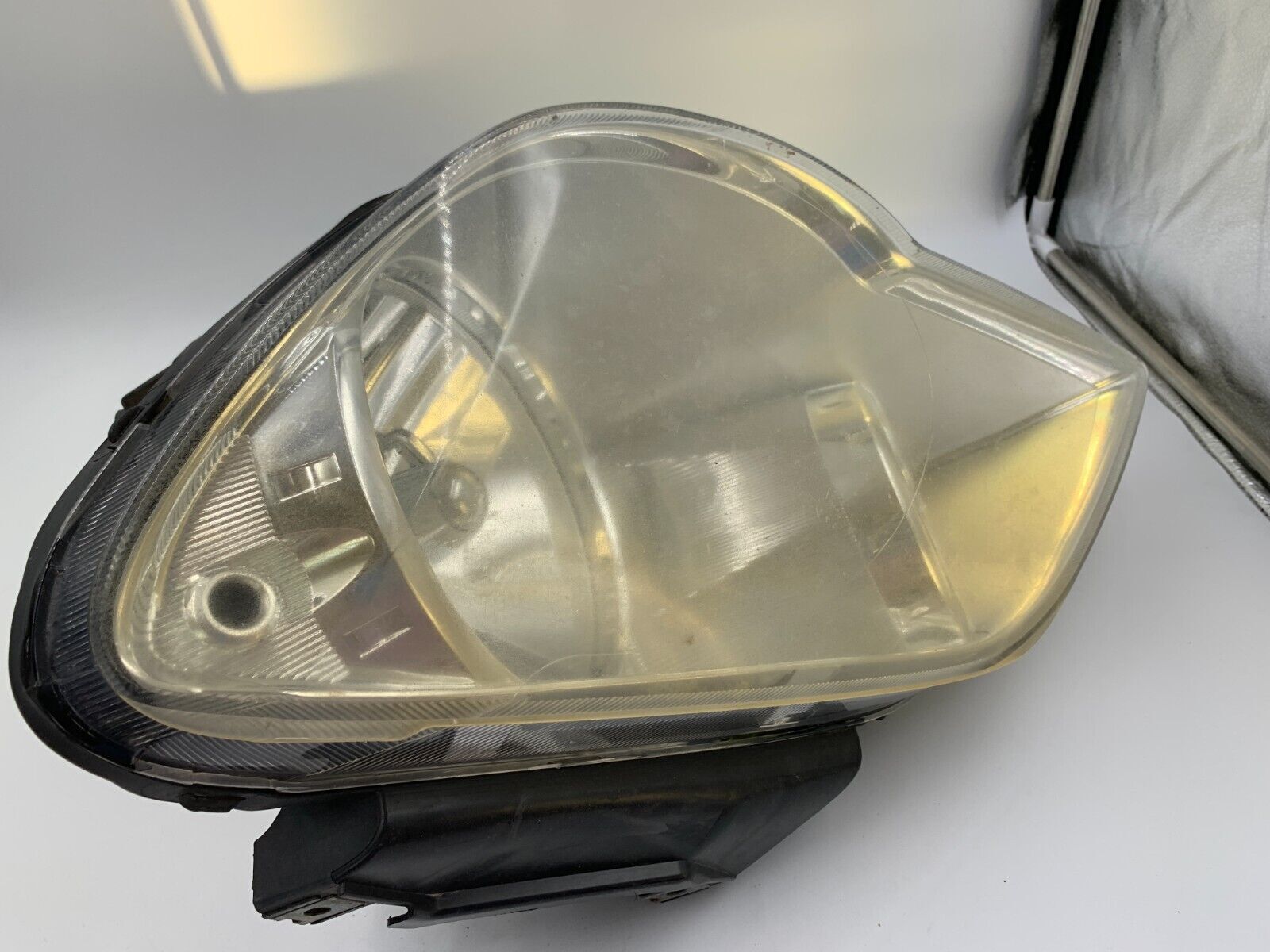 2007-2008 Chrysler Pacifica Driver Side Head Light Headlight OEM D02B57001