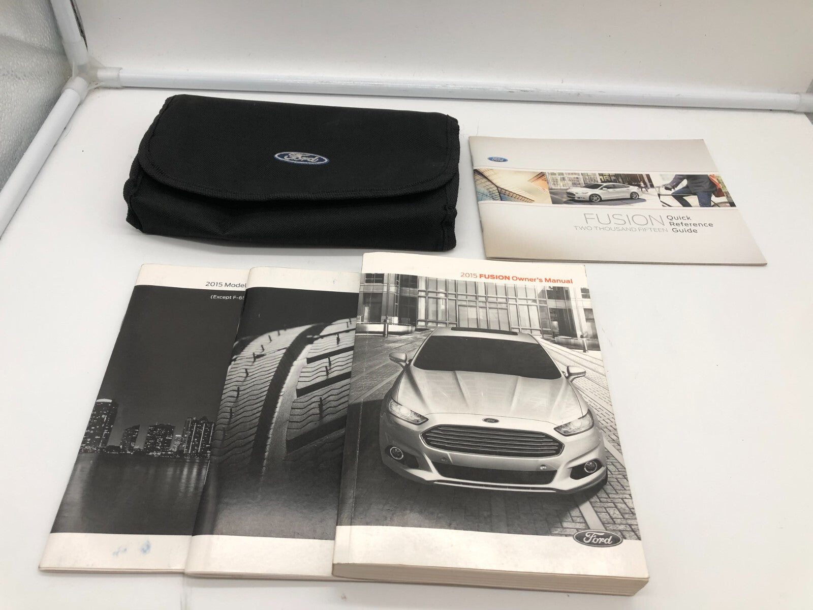 2015 Ford Fusion Owners Manual Set with Case OEM B04B14046