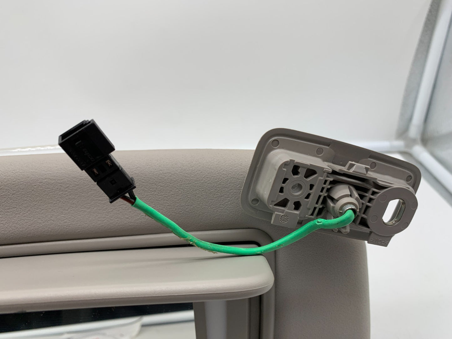 2007-2011 Volvo S40 Passenger Sun Visor Sunvisor Gray Illumination OEM A04B01009