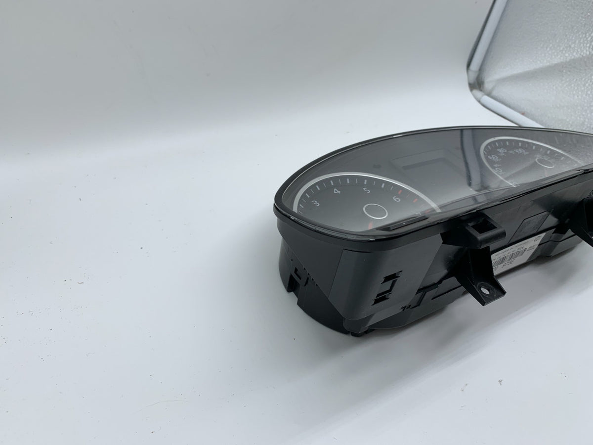 2013-2017 Volkswagen Tiguan Speedometer Cluster 90660 Miles A02B25006