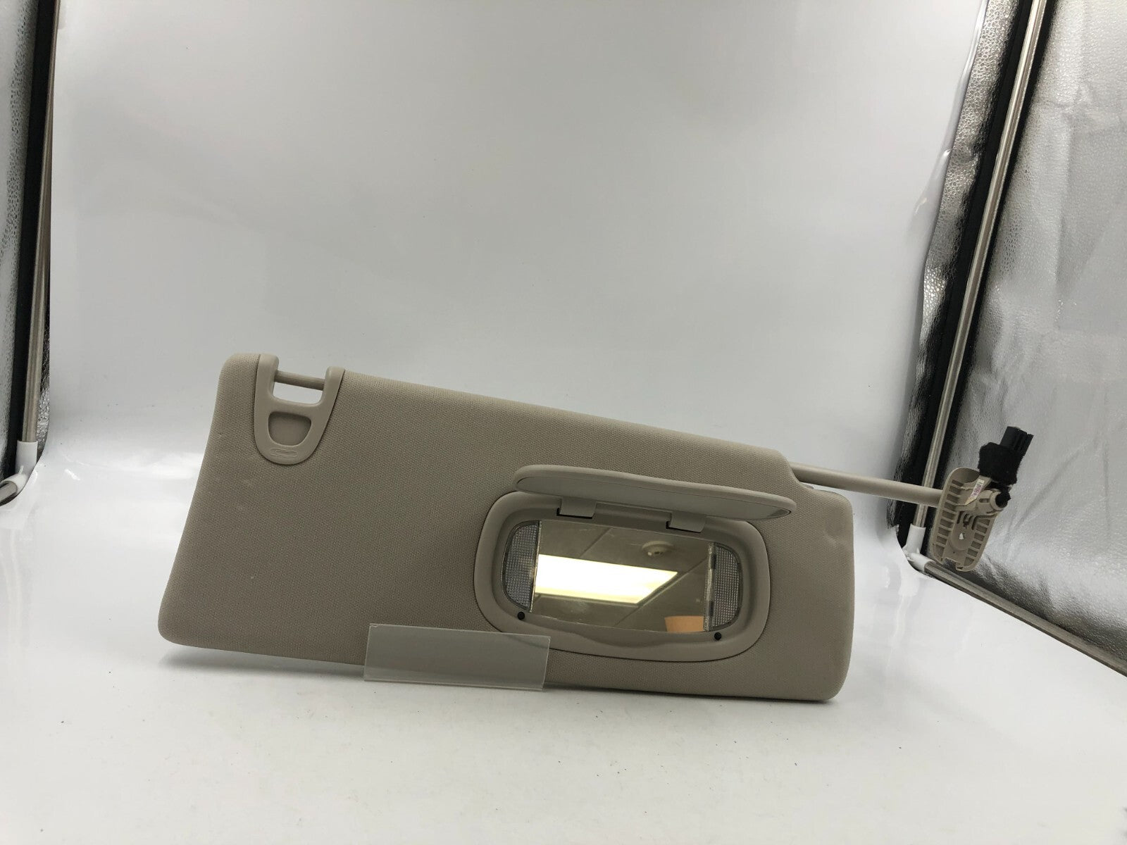 2014-2017 Jeep Grand Cherokee Passenger Sun Visor Gray Illuminated OEM D01B30084