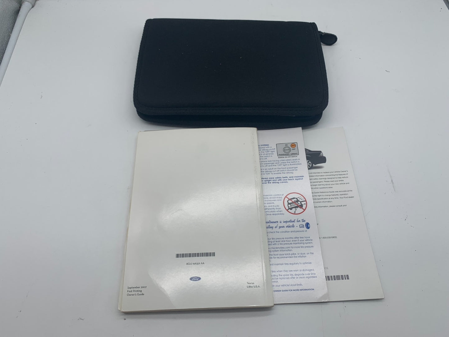 2008 Ford Taurus Owners Manual Set with Case OEM C04B49070