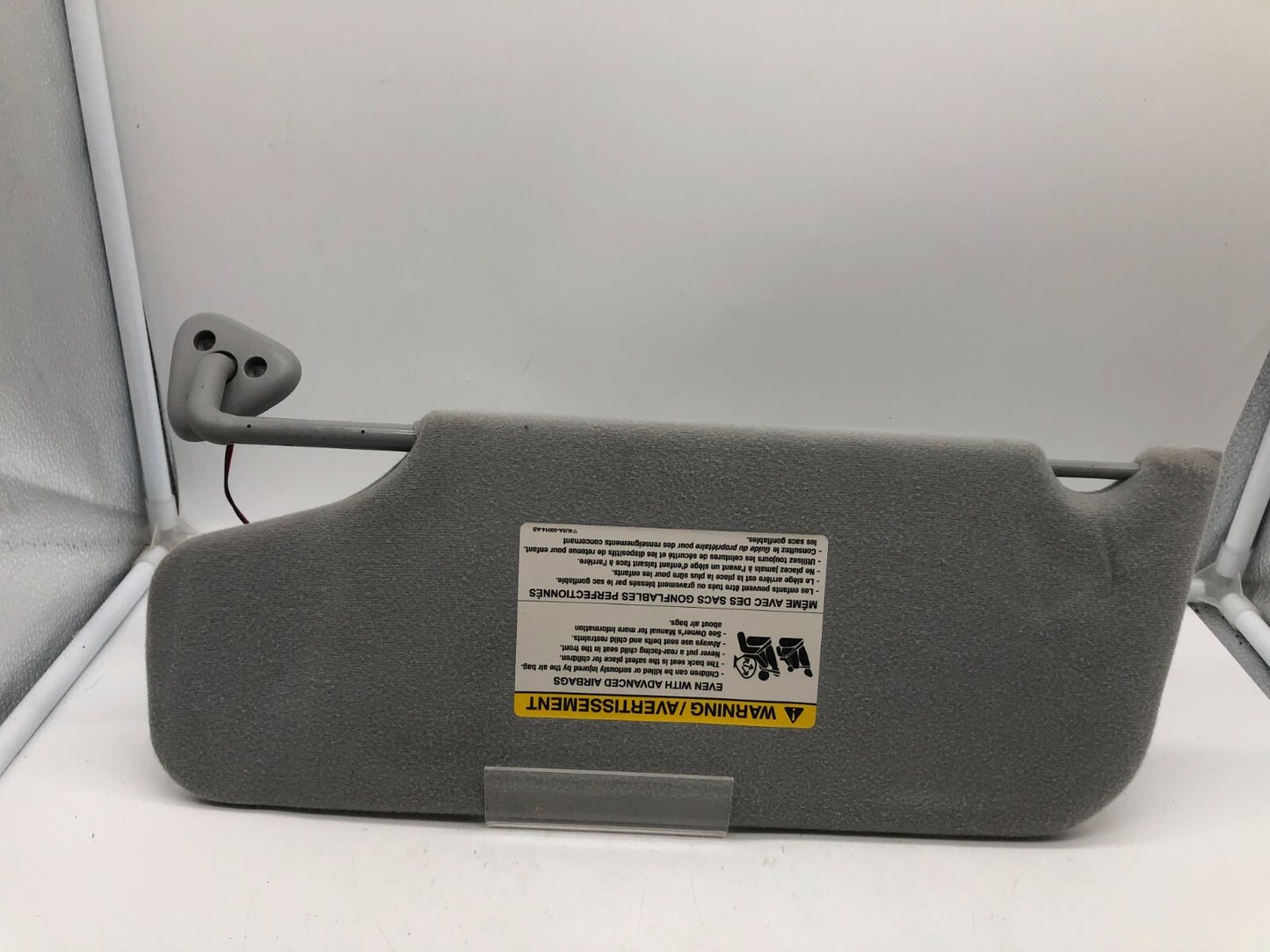 2005-2007 Ford Five Hundred Passenger Sun Visor Gray Illuminated OEM D02B01054