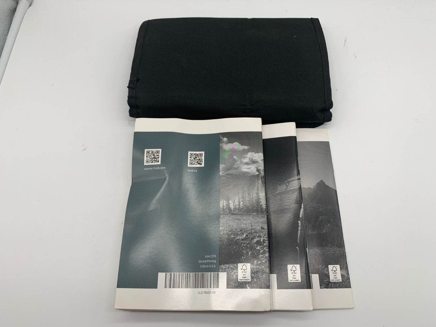 2020 Ford Explorer Owners Manual Set with Case OEM B03B56005