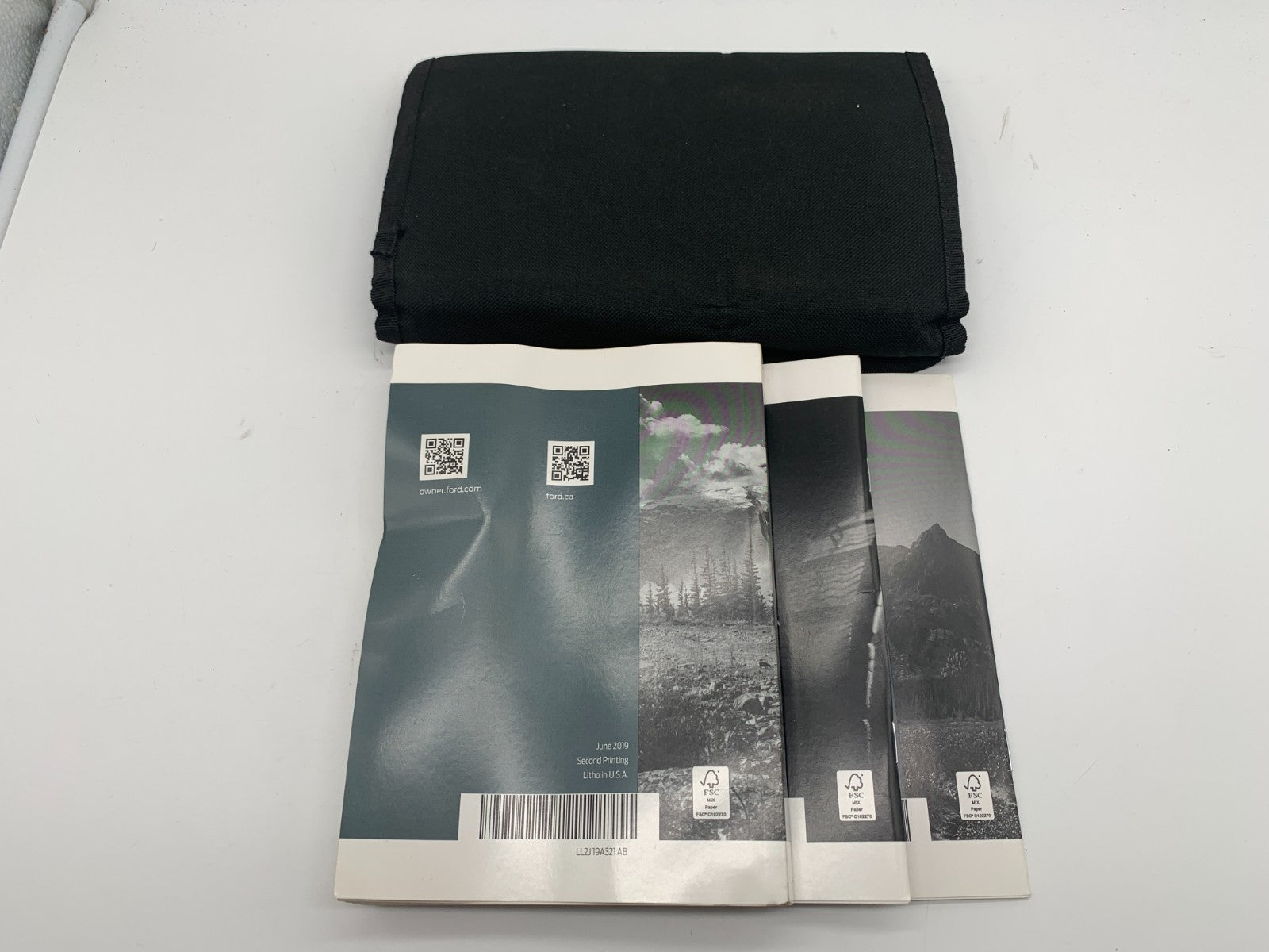 2020 Ford Explorer Owners Manual Set with Case OEM B03B56005