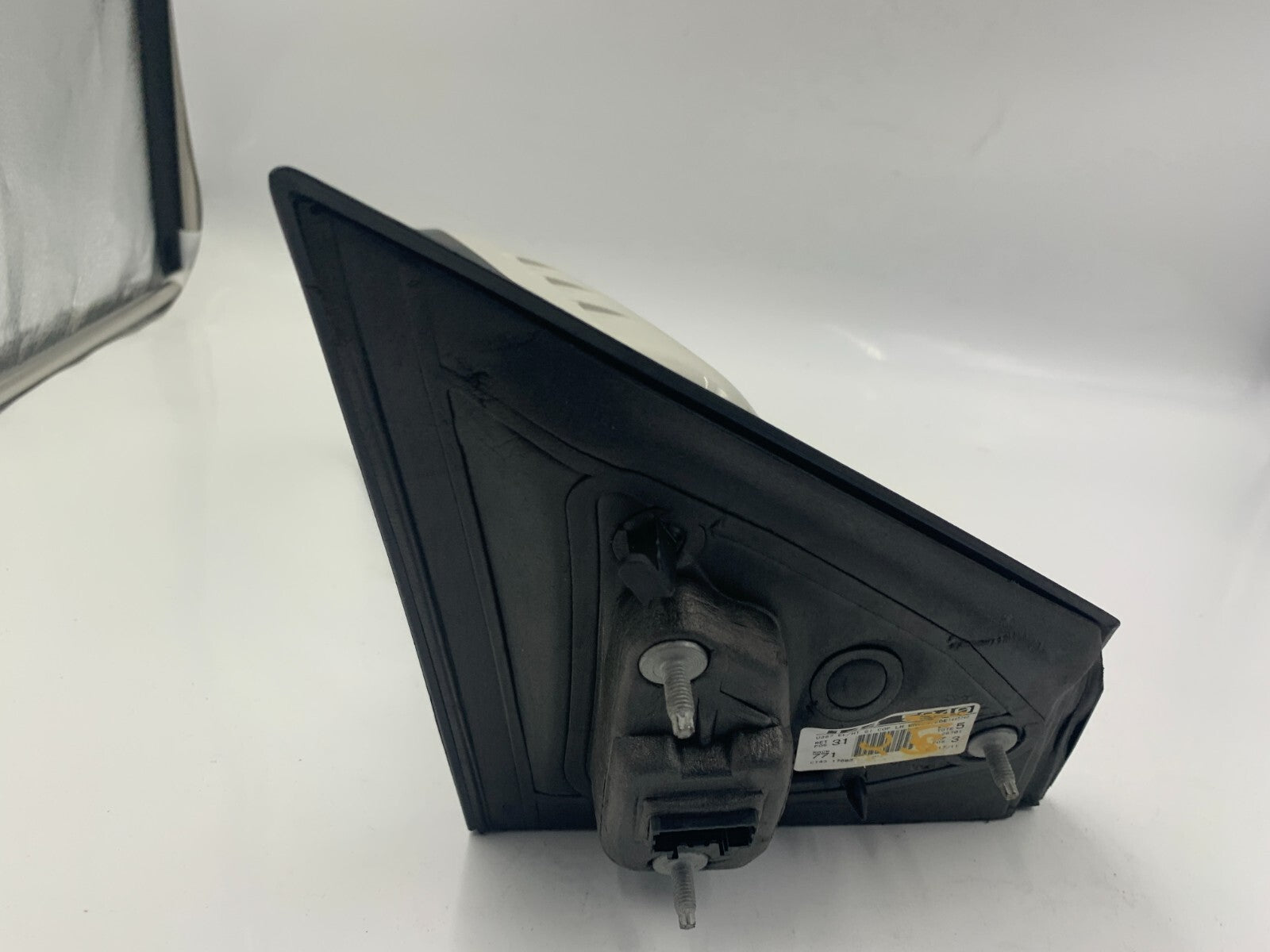 2010-2019 Ford Taurus Driver Side View Power Door Mirror White OEM E02B49066