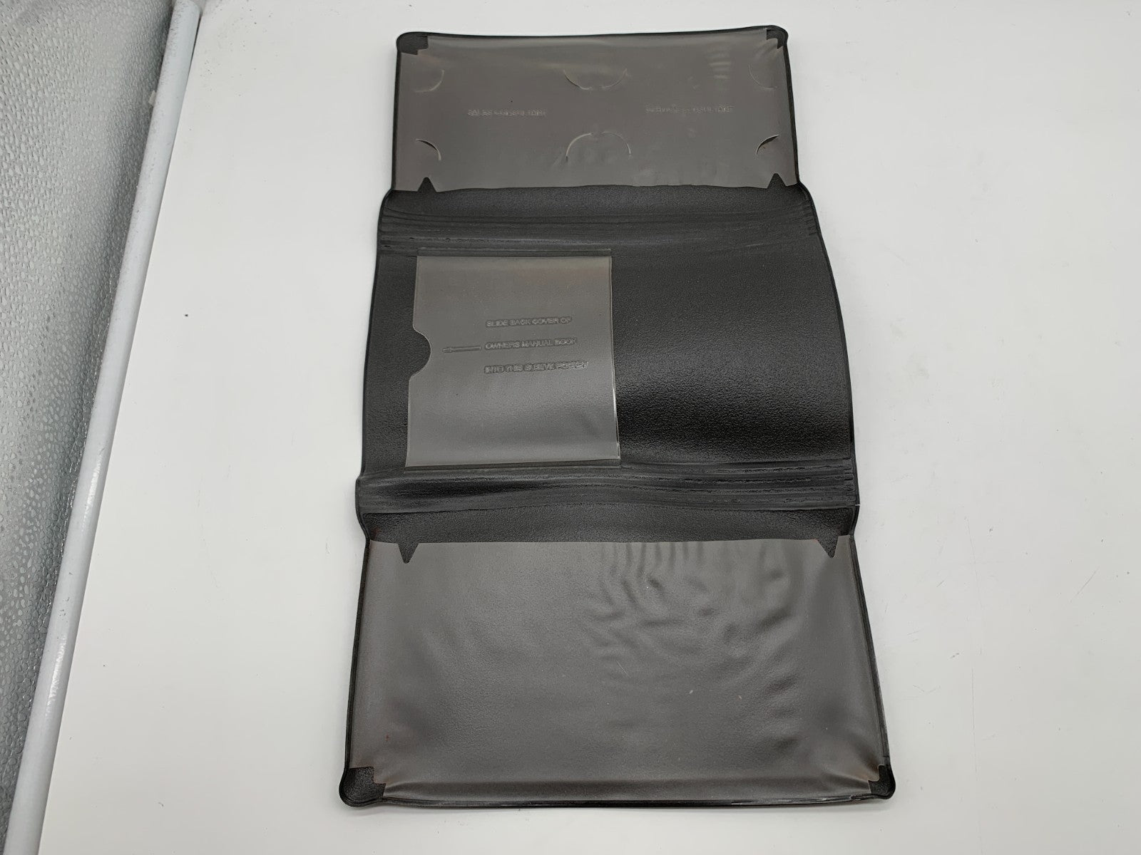 2005 Dodge Durango Owners Manual with Case OEM R01B17017