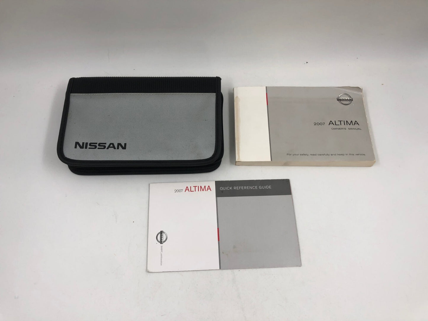 2007 Nissan Altima Owners Manual Set with Case OEM C02B15022