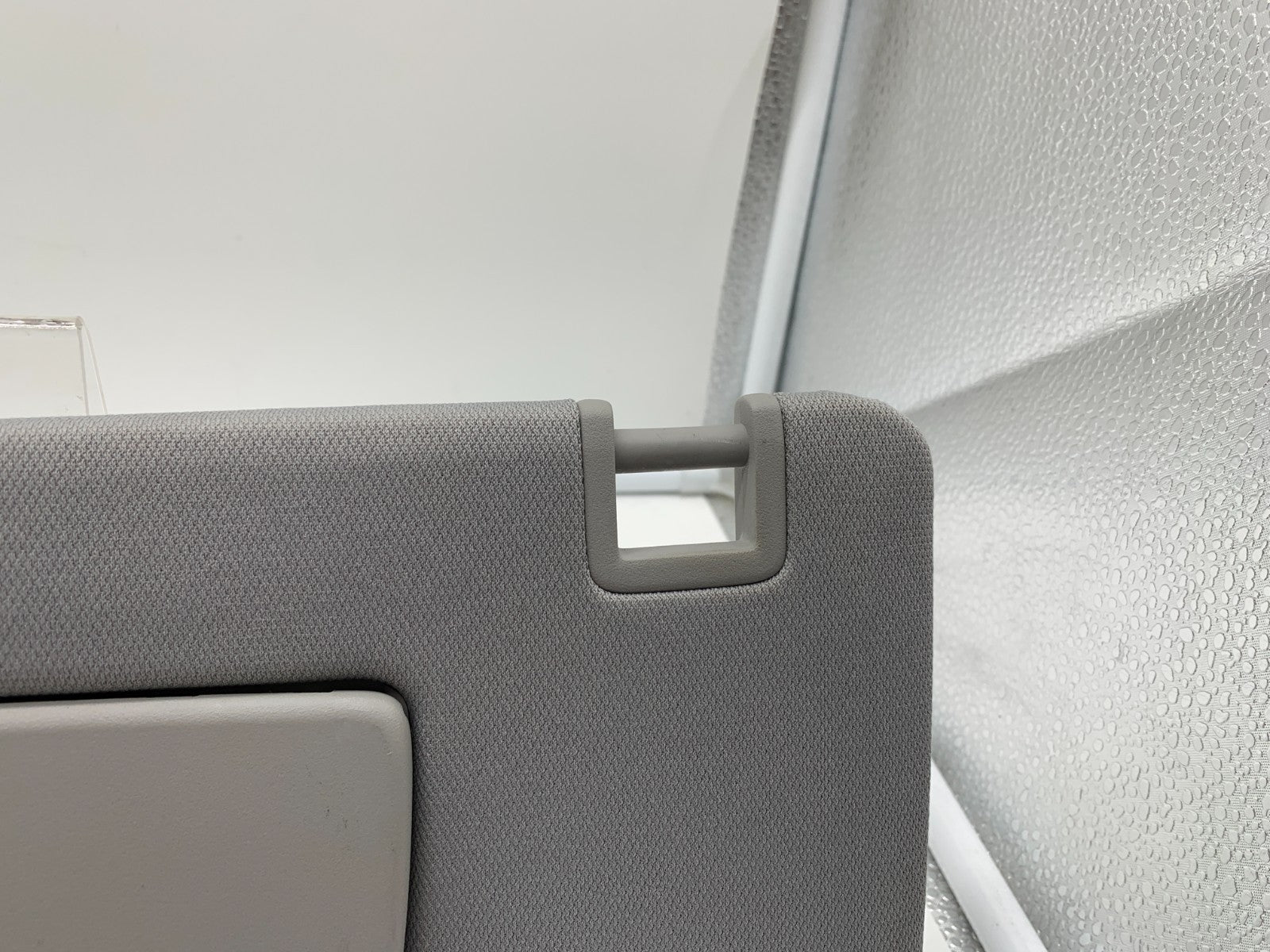 2018-2019 Chevrolet Equinox Driver Sun Visor Gray Illuminated OEM A03B14059