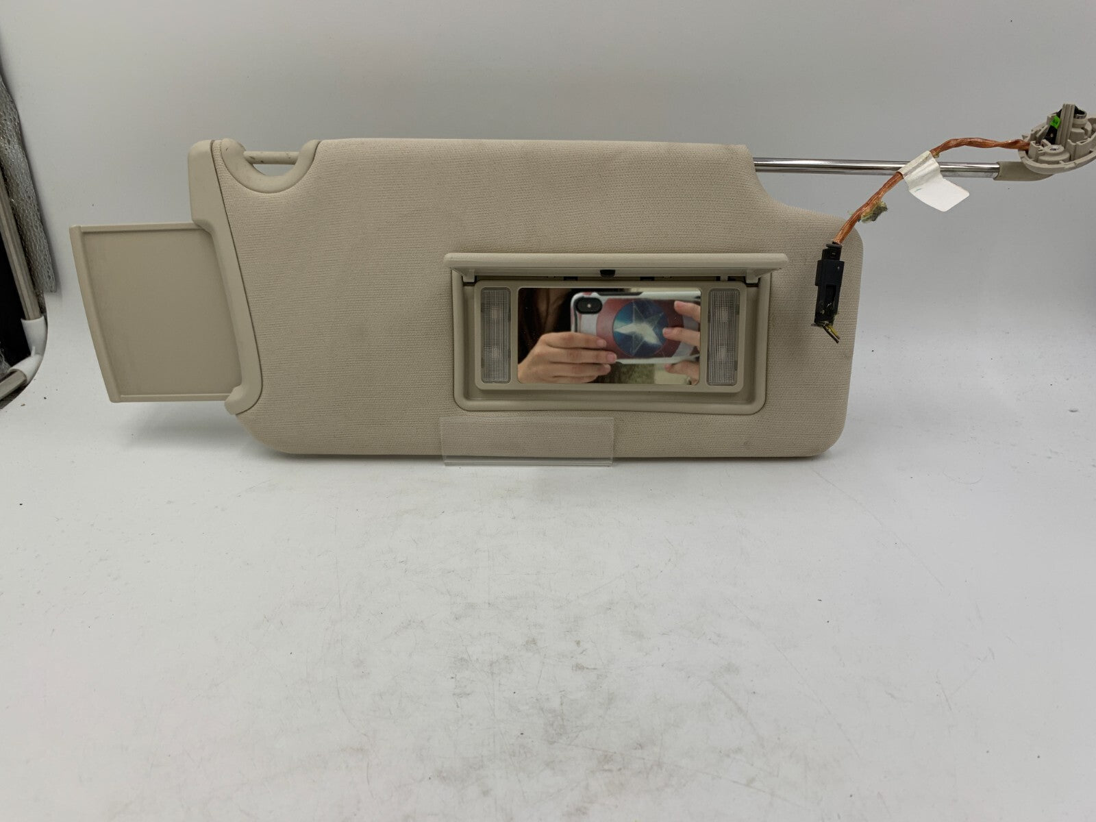 2015-2023 Chrysler 300 Passenger Sun Visor Illuminated OEM E02B55065