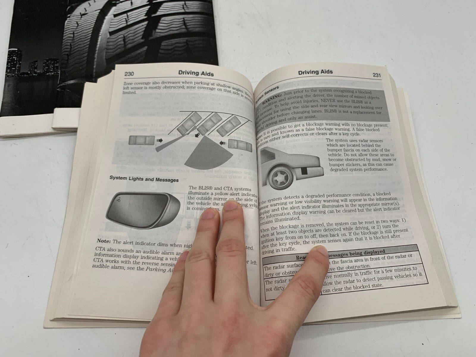 2014 Ford Taurus Owners Manual Set with Case OEM B02B55005