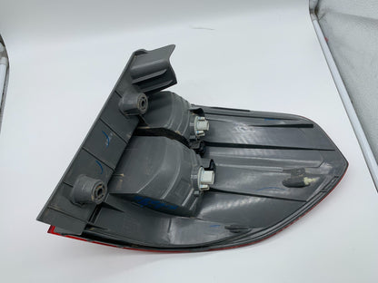 2005-2006 Honda Odyssey Driver Side Tail Light Taillight OEM D03B44001