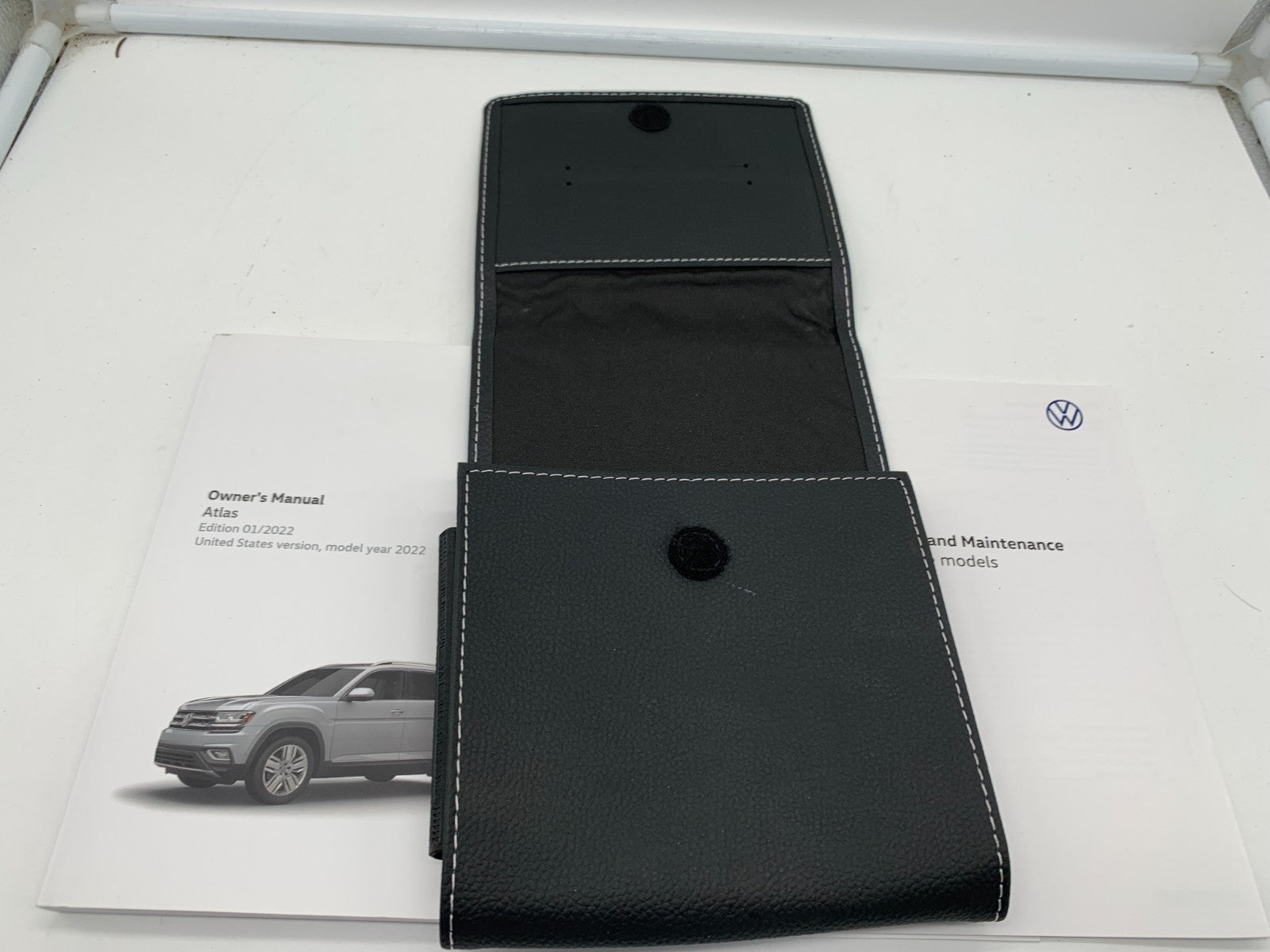 2022 Volkswagen Atlas Owners Manual Set with Case OEM C02B14054