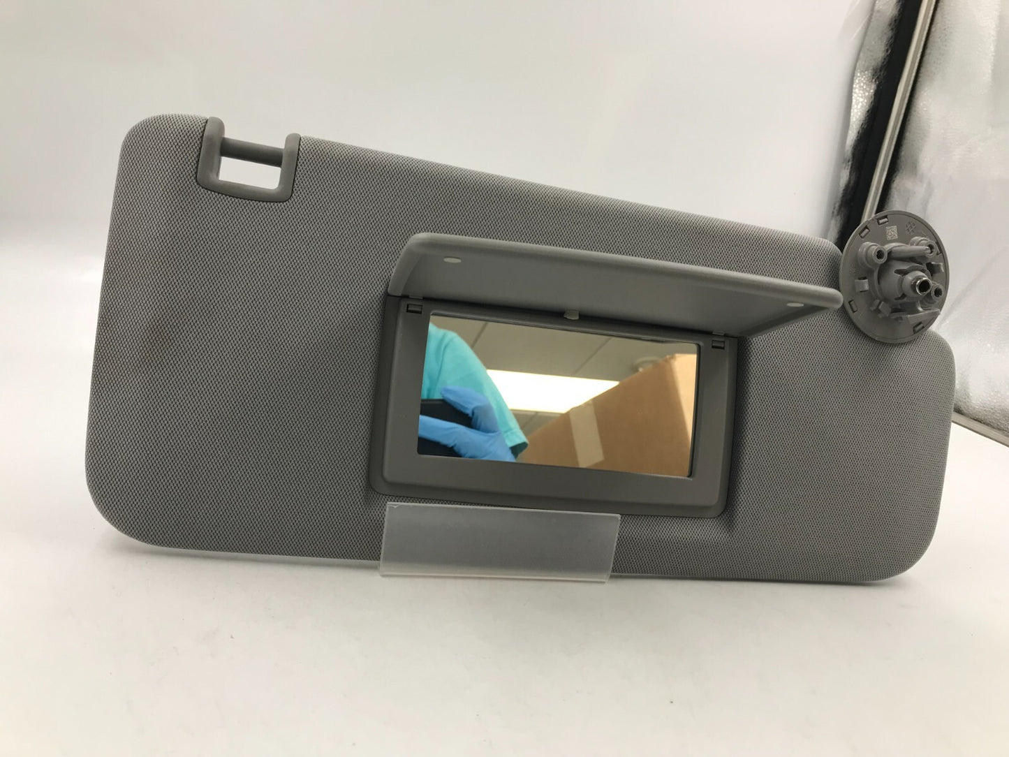 2017-2021 Chevrolet Trax Passenger Side Sun Visor Gray OEM C04B57006
