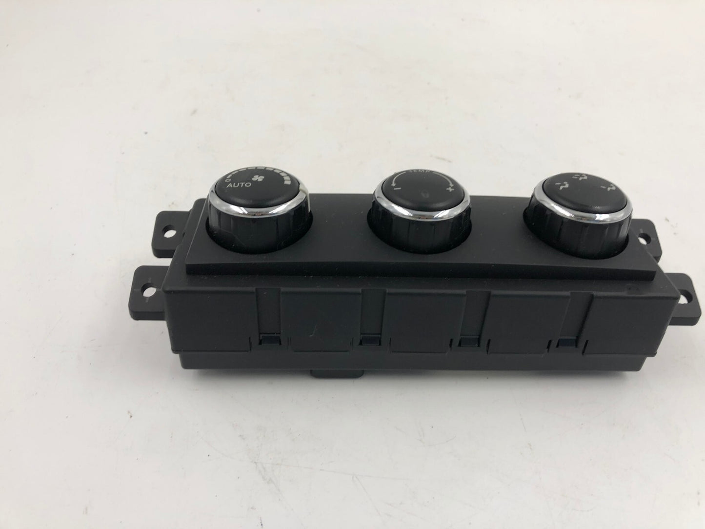 2009-2011 Volkswagen Routan Rear AC Heater Climate Control Unit OEM E02B70003