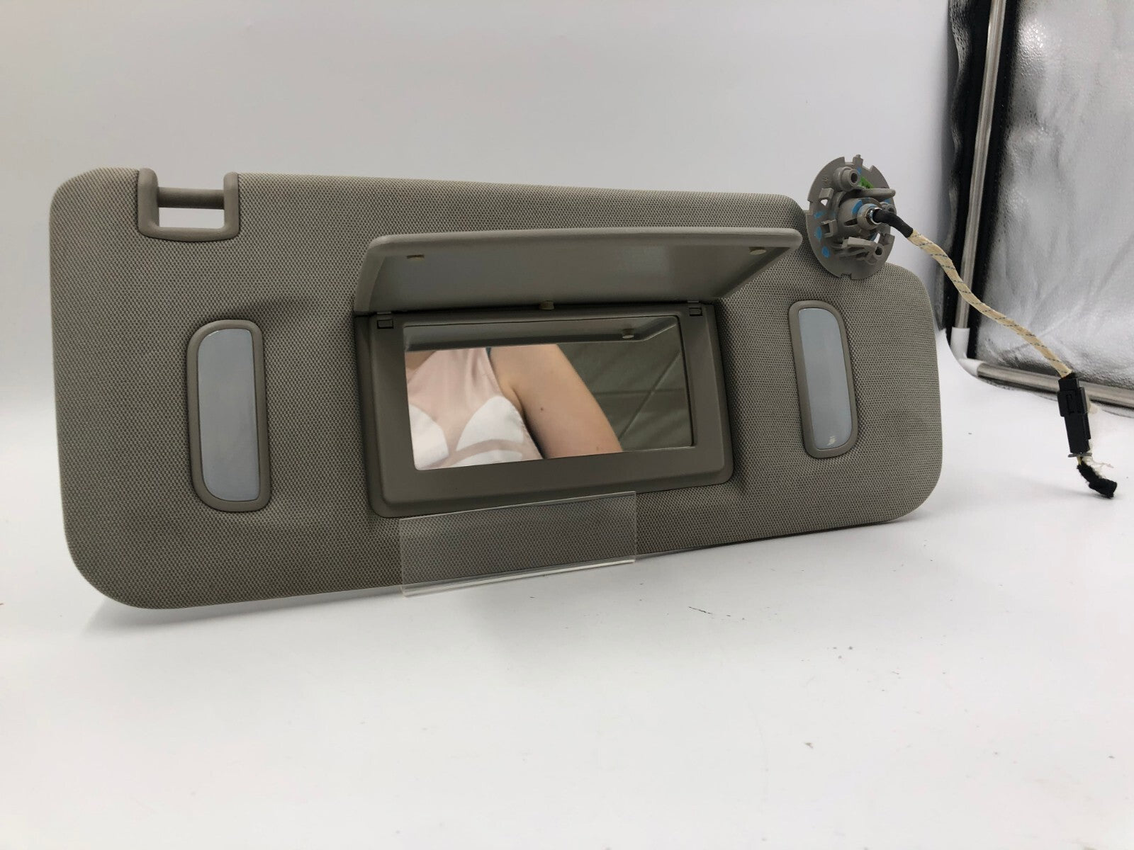 2013-2015 Chevrolet Trax Passenger Sun Visor Gray Illuminated OEM C03B17020