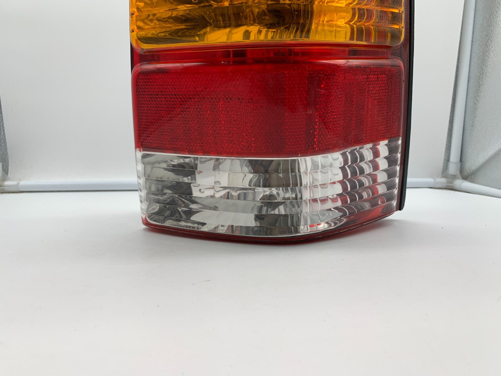 2001-2007 Ford Escape Passenger Side Tail Light Taillight OEM E02B36002
