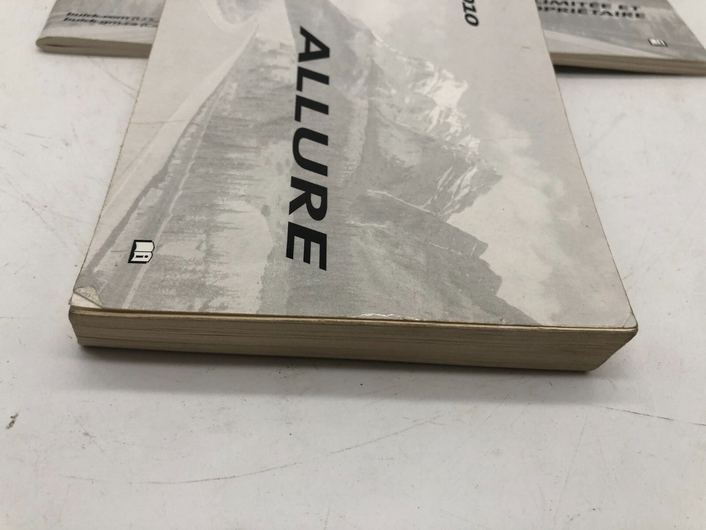 2010 Buick Allure Owners Manual Set OEM D02B62010