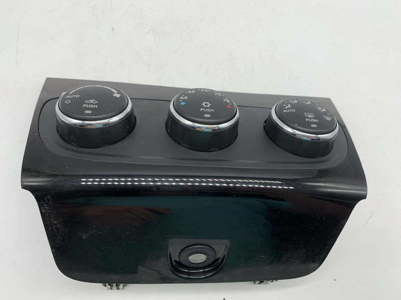 2011-2014 Chrysler 200 AC Heater Climate Control Unit OEM B02B24007