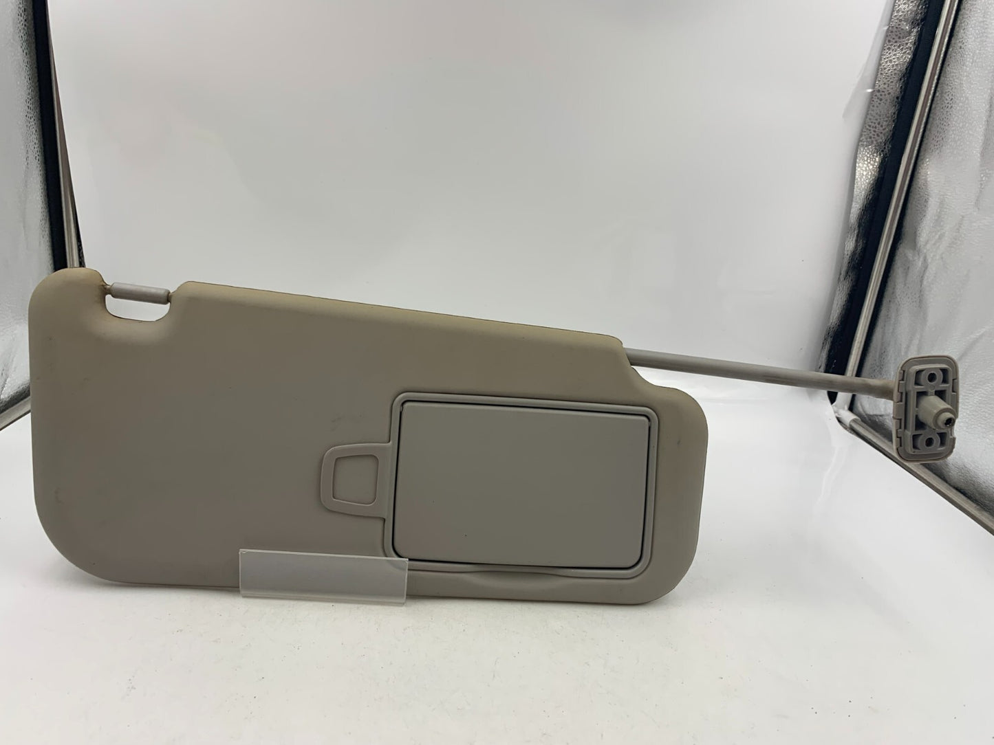 2010-2013 Kia Soul Passenger Sun Visor Sunvisor Gray OEM E01B39082