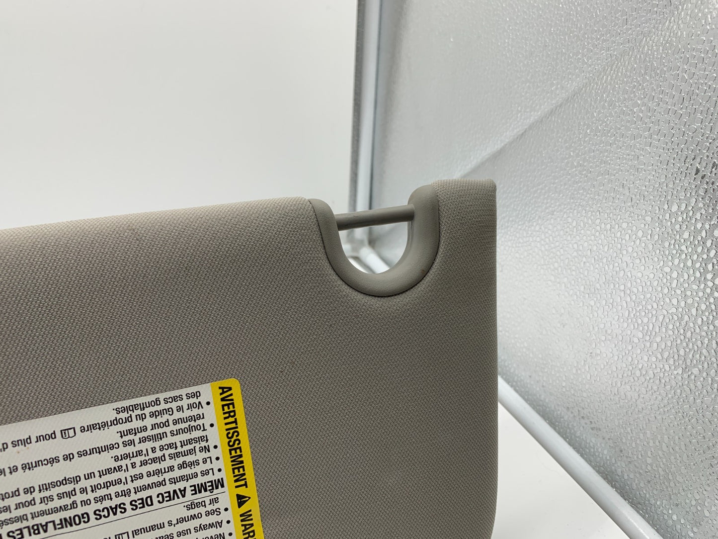 2006-2011 Buick Lucerne Passenger Sun Visor Gray Illuminated OEM A04B31010