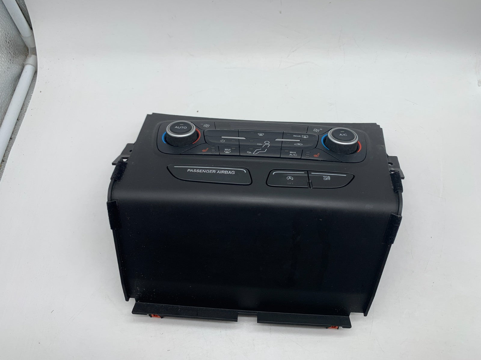 2018-2019 Ford Escape AC Heater Climate Control Unit OEM C02B32033