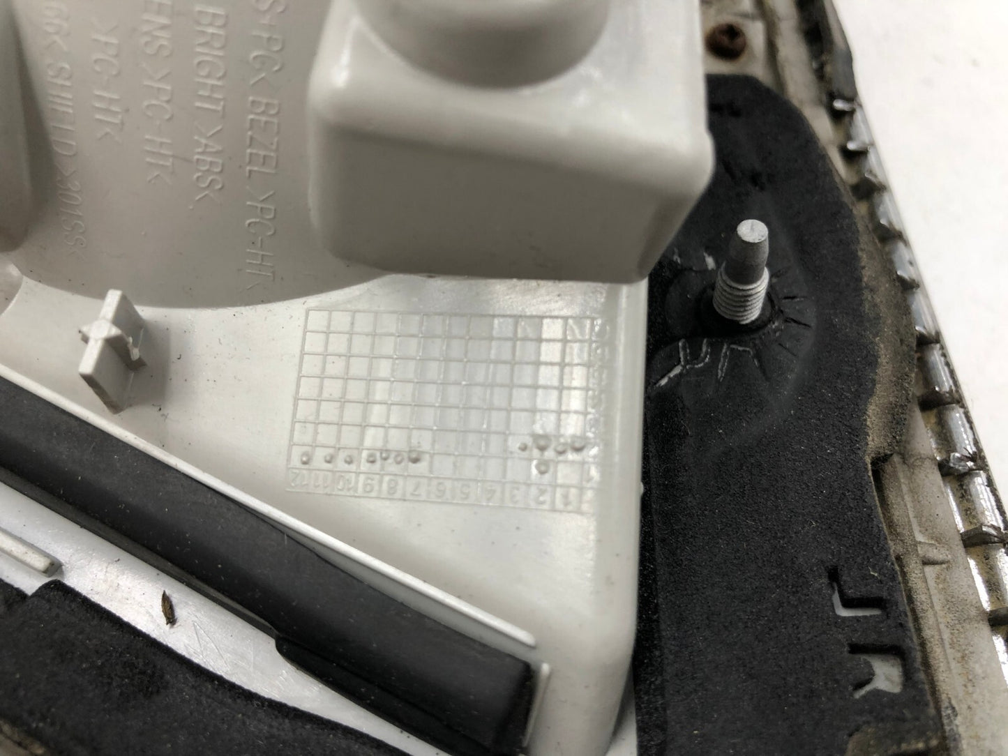 2012-2017 Buick Verano Driver Side Trunklid Tail Light Taillight OEM 22985775