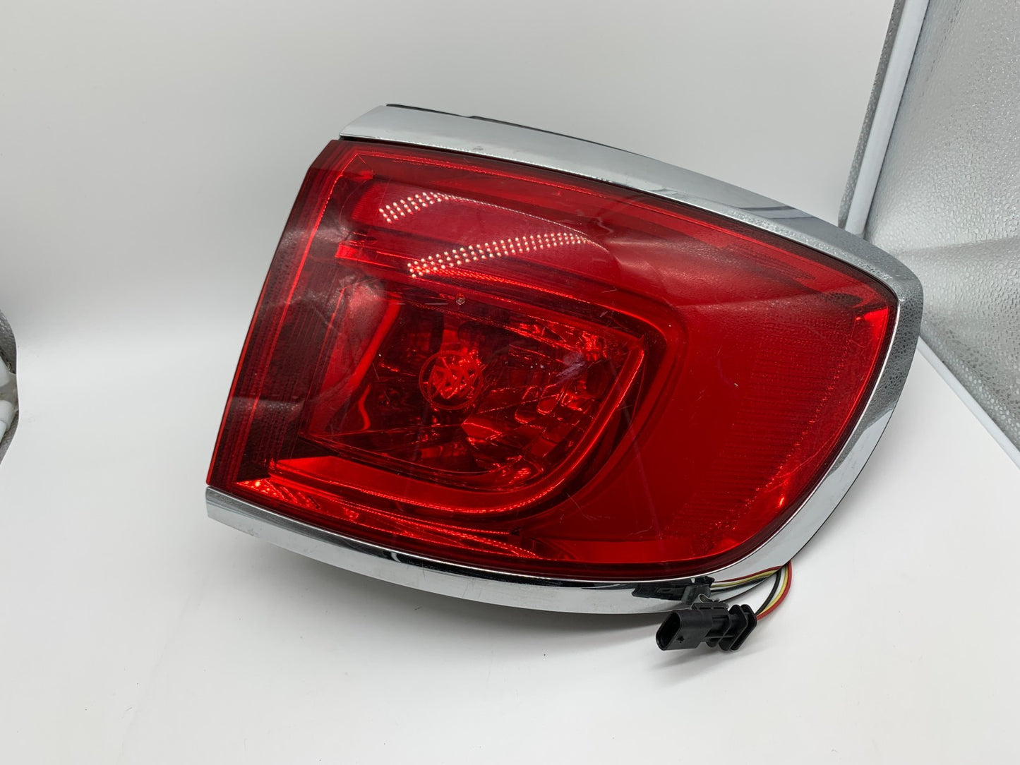 2013-2017 Buick Enclave Passenger Side Tail Light Taillight OEM A03B54001