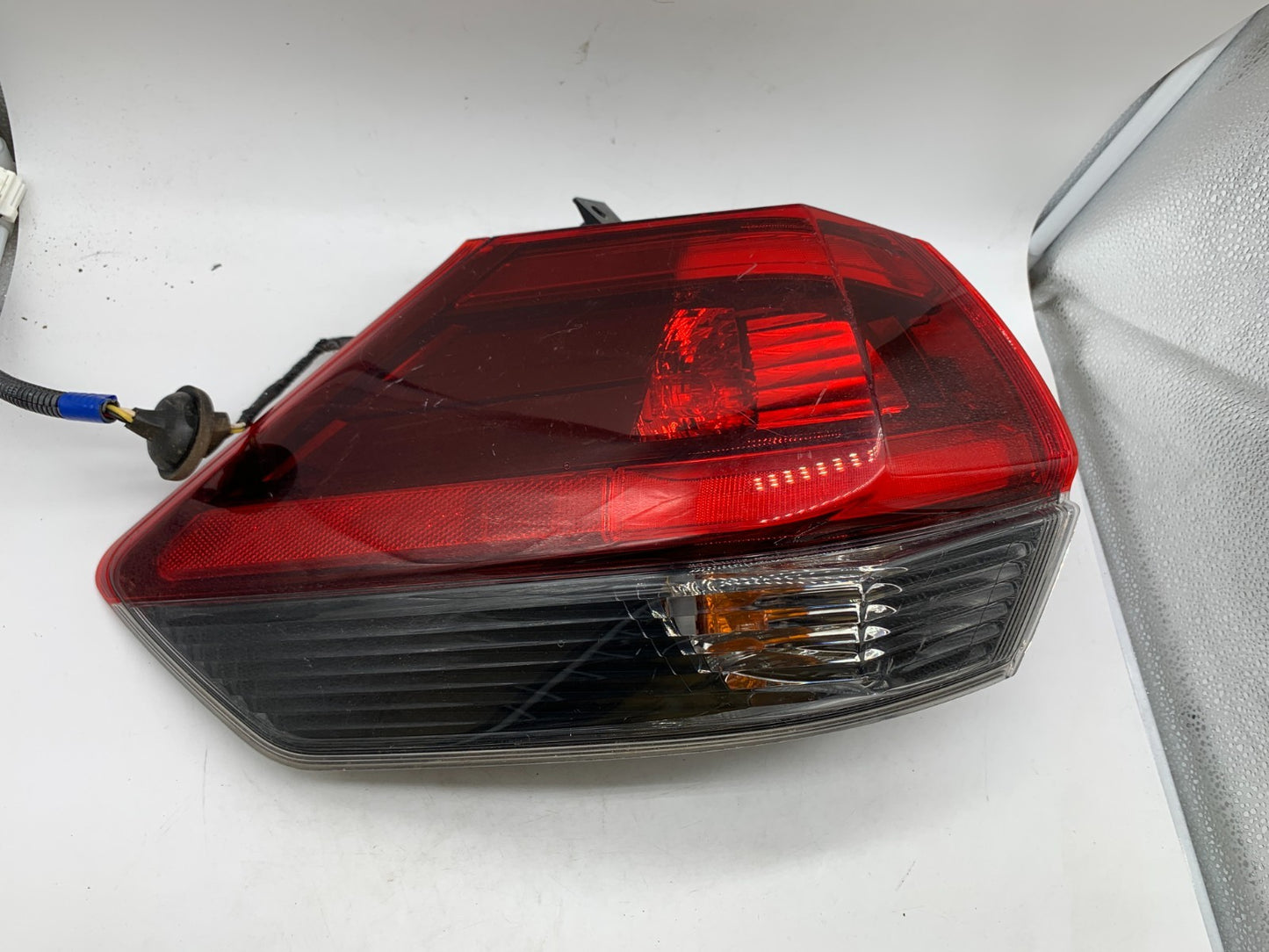 2017-2019 Nissan Rogue Driver Side Tail Light Taillight OEM A03B41003