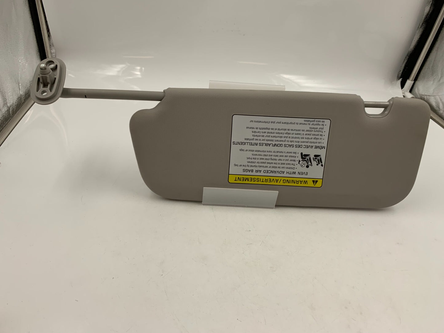 2017-2018 Kia Forte Passenger Sun Visor Gray OEM E02B48052