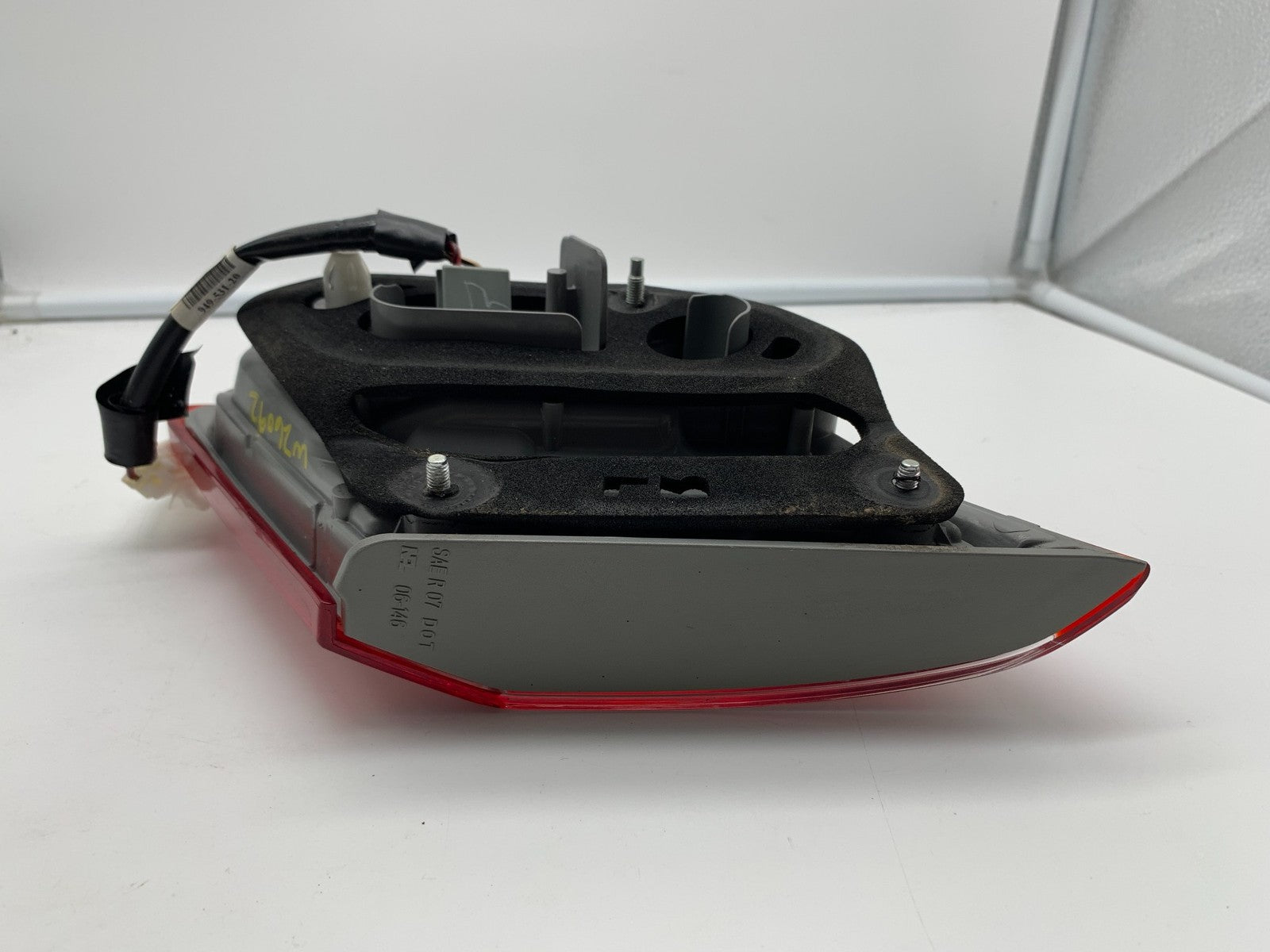 2010-2011 Toyota Camry Passenger Side Trunklid Tail Light Taillight C01B26017