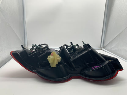 2003-2005 Dodge Stratus Coupe Passenger Side Tail Light Taillight OEM C02B48055